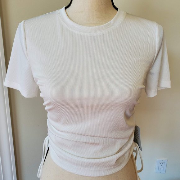 Wayf Tops - NWT WAYF Short sleeve white top size Small
